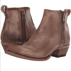 Frye Women's Sacha Moto Shortie Boot